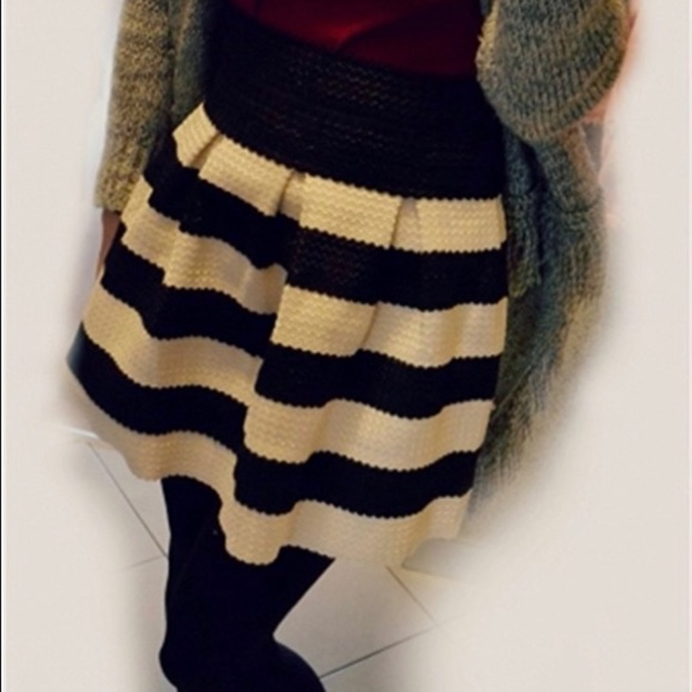 Beautiful black and white tiered  skirt
