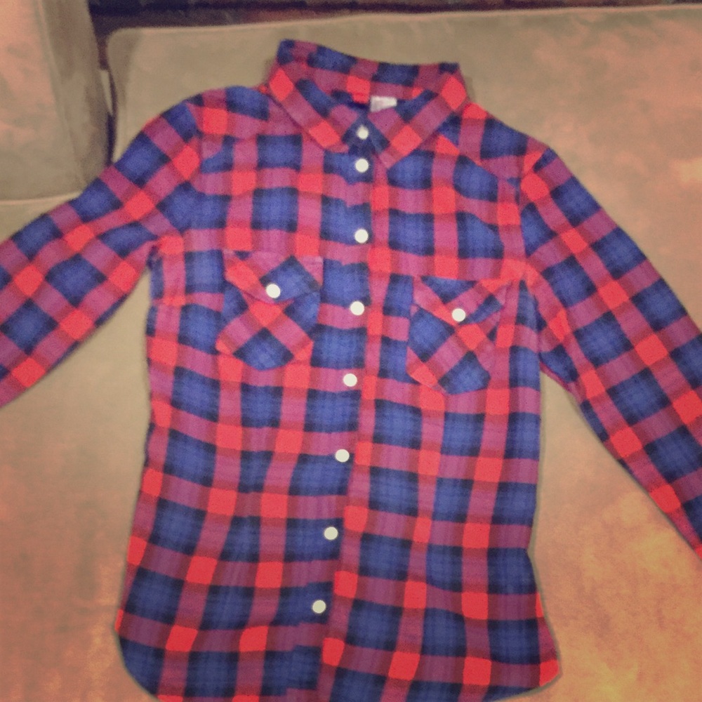 Size 2 shirt Divided H and M