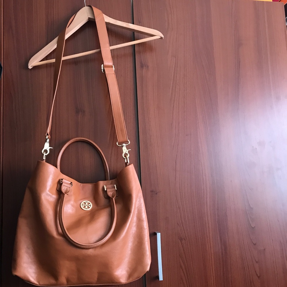 Tory burch slouchy crossbody bag