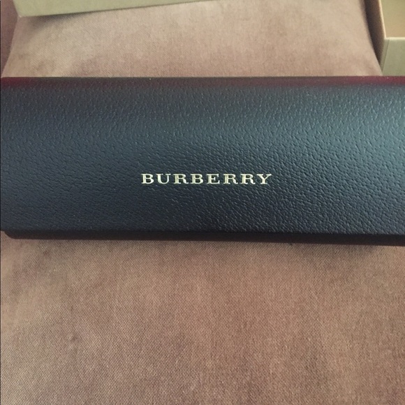 Authentic Burberry Sunglasses!! - Picture 3 of 4