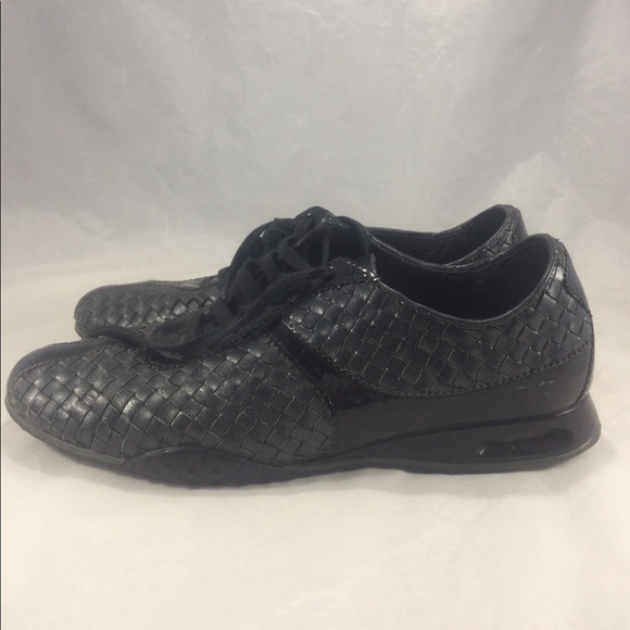 2 pair of Cole Haan/Nike air sport casual shoes. - Picture 5 of 8