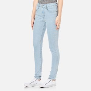 Levi's High Rise Skinny Jean size 25