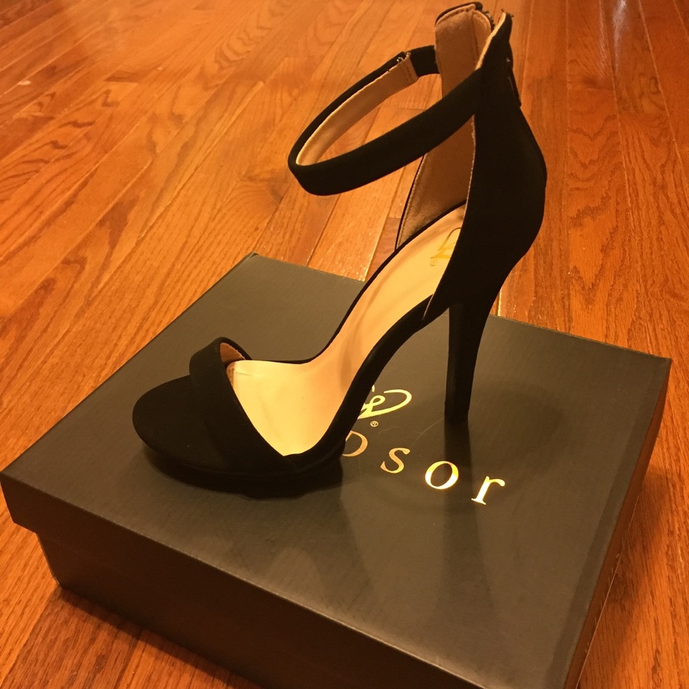 💢SOLD💢 Like New Black Sandal Pump