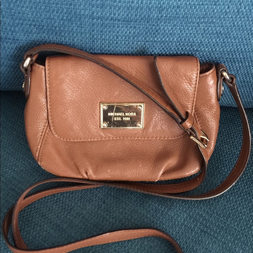 Michael Kors small cross body purse