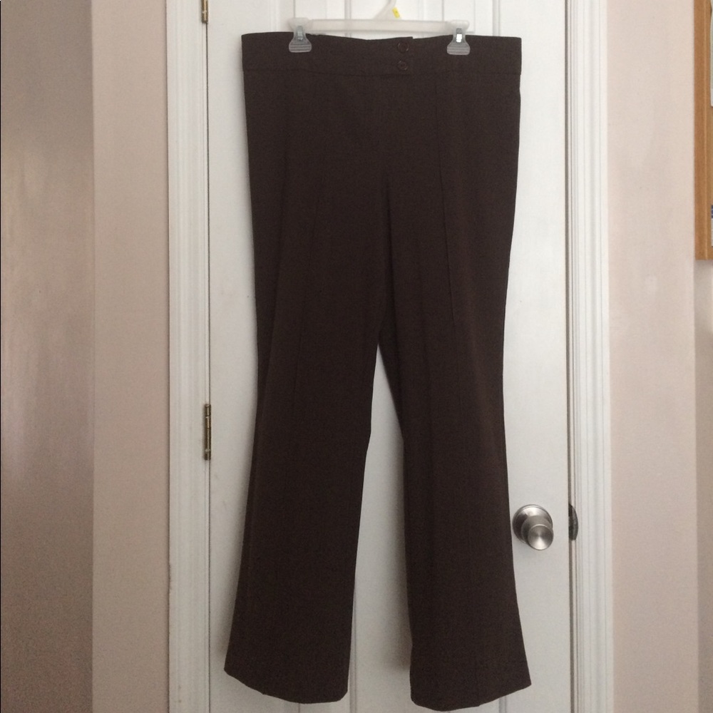 “In Moda” Women Brown Color Long Pants. Waist 38”