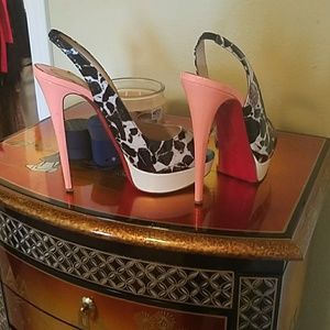 Red bottoms Red bottoms
