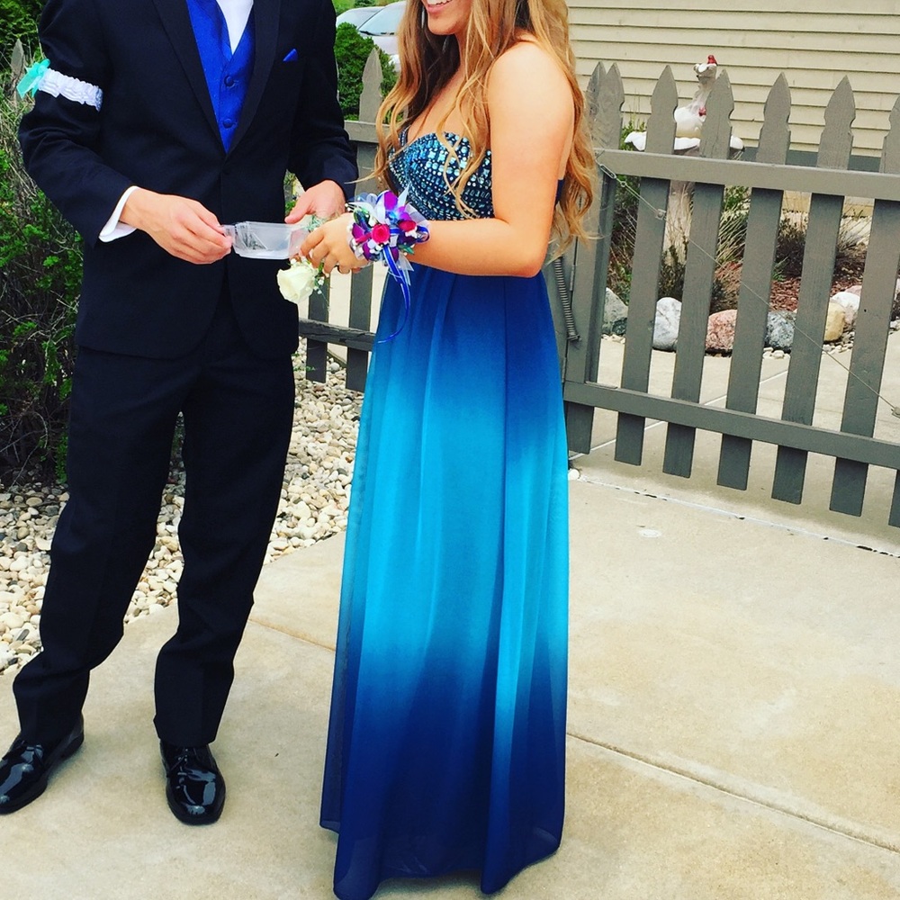 PROM DRESS