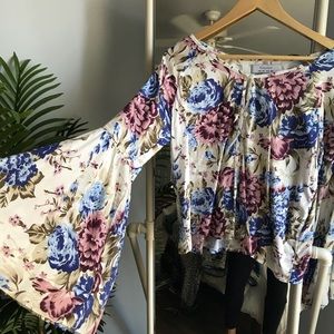 Floral bell sleeved crop