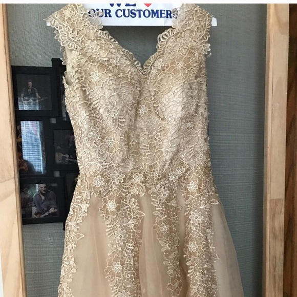 Dresses & Skirts - Dress