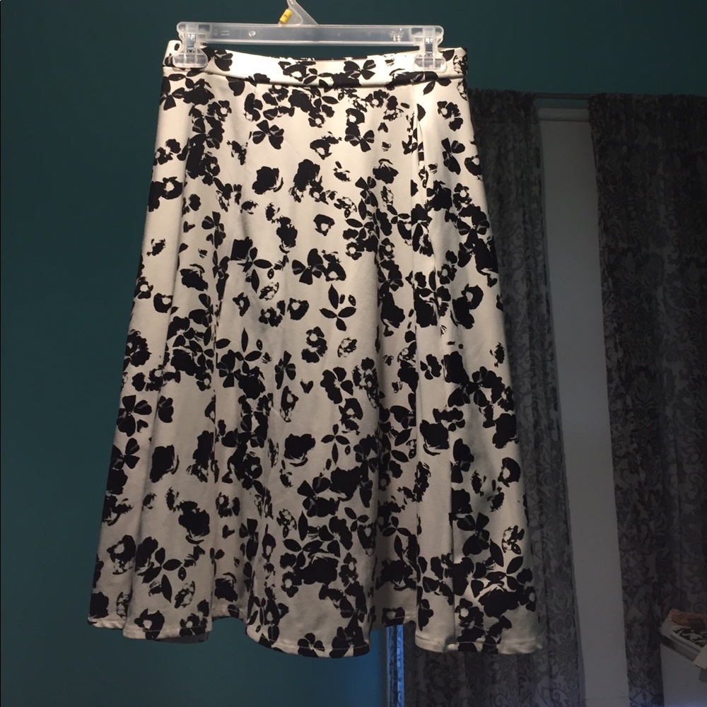Cynthia Rowley B&W midi skirt WITH POCKETS!!!!