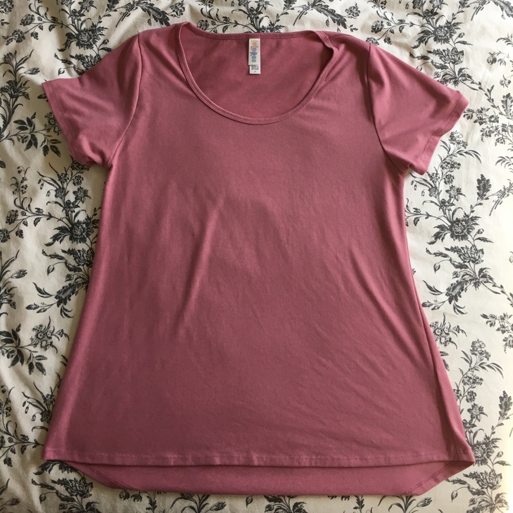 Small dusty rose 🌹 Classic T