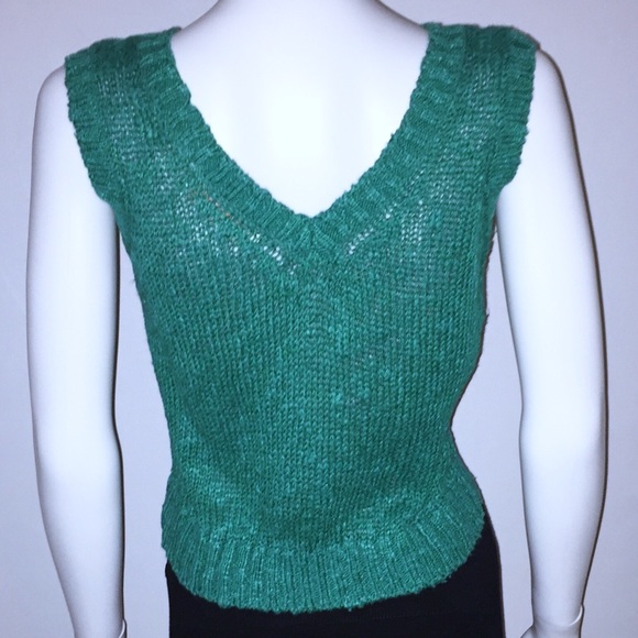 Michelle Stuart Green Sleeveless Sweater Vest - Picture 2 of 3