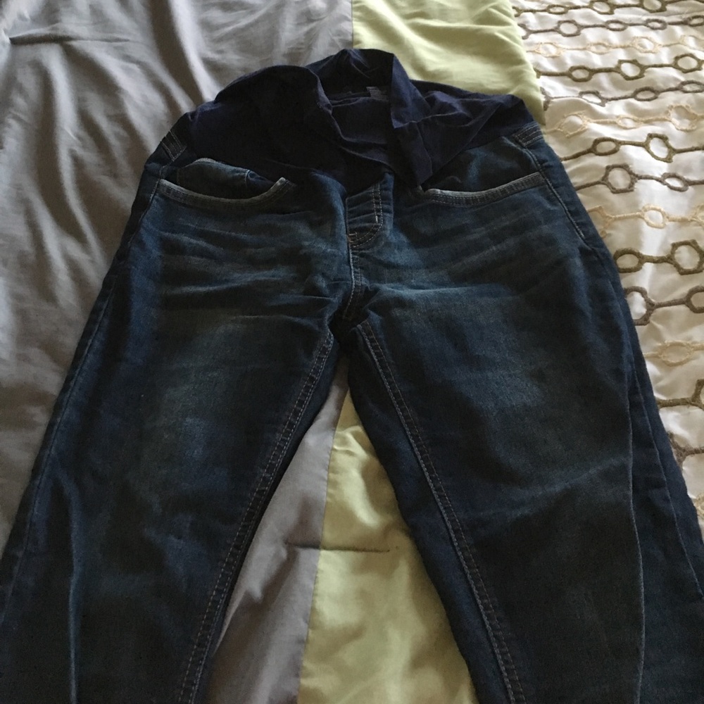 Maternity long jeans.