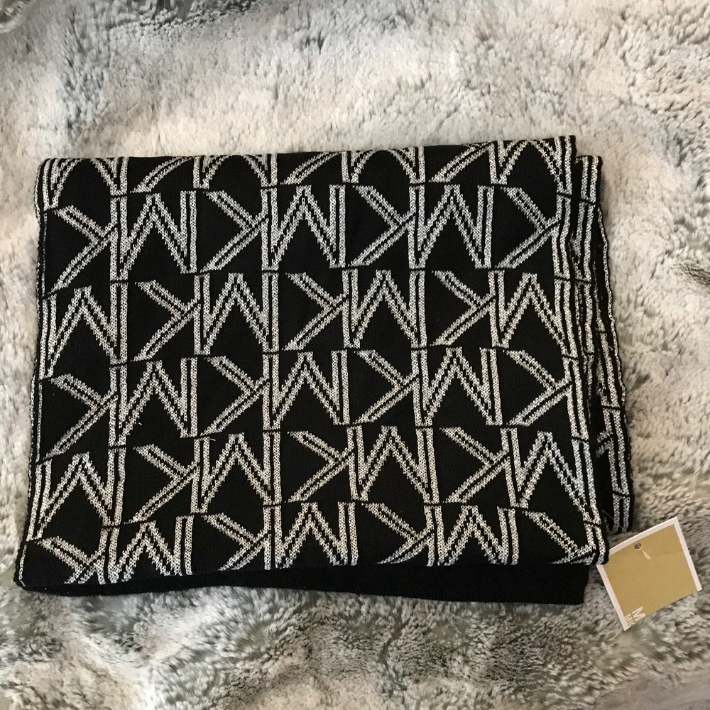 Micheal Kors scarf