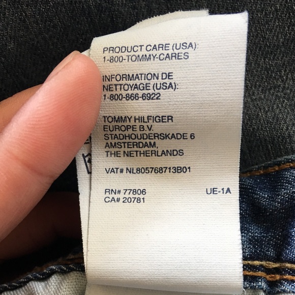 Tommy Hilfiger Bermuda shorts - Picture 8 of 8