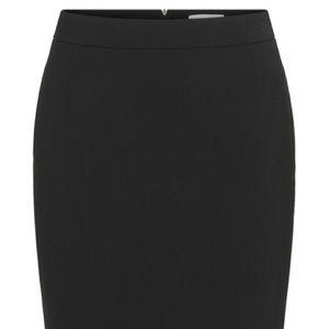 Hugo Boss Skirts - Classic Hugo Boss Pencil Skirt in Fine Virgin Wool Hugo Boss Skirts - Classic Hugo Boss Pencil Skirt in Fine Virgin Wool
