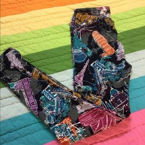 Unicorn~BRAND NEW OS lula leggings!