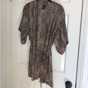 H&M animal print short robe