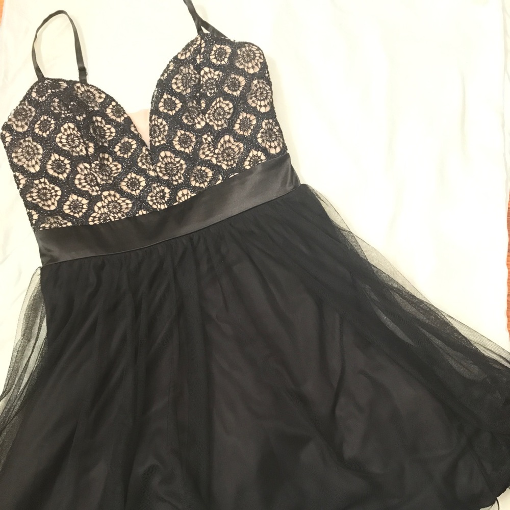 EUC Black Windsor Formal/Homecoming Dress SIZE 3
