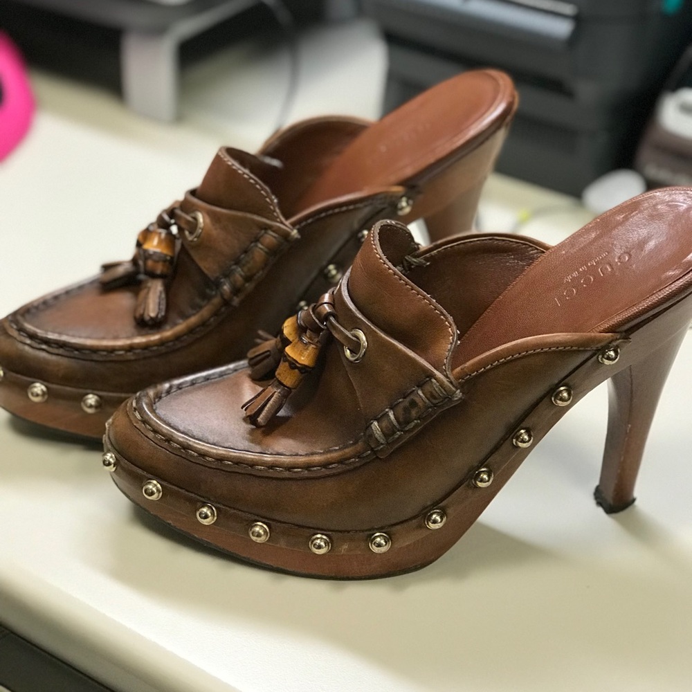 Brown signature tassel Gucci tassel clogs