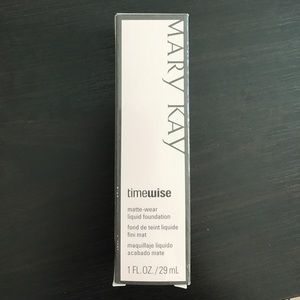 Mary Kay Ivory 4 matte wear liquid foundation.