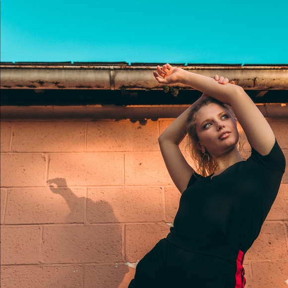 Meet Your Posher | FAST SHIPPING - Picture 3 of 6