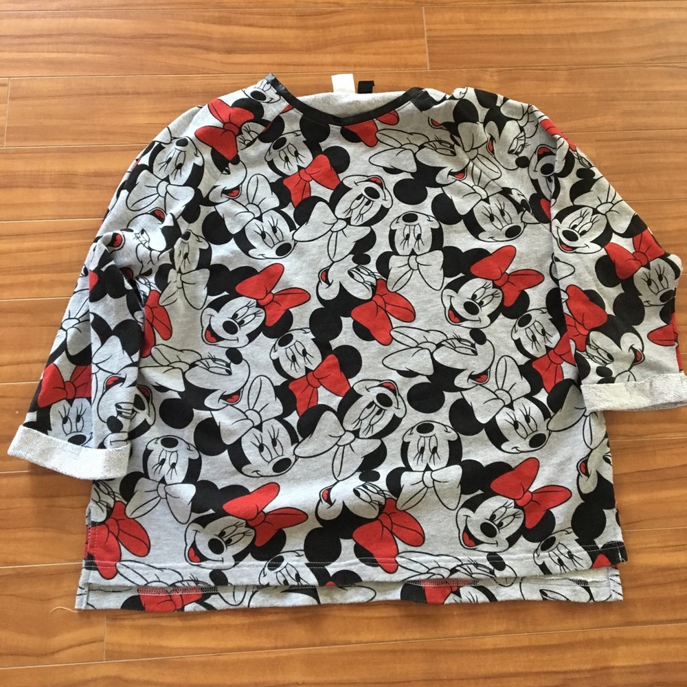 Minnie Mouse very oversized very thin sweatshirt