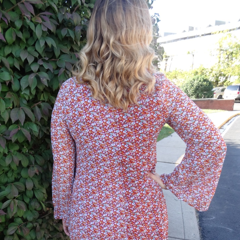 Pink floral dress with bell sleeves - Picture 2 of 3