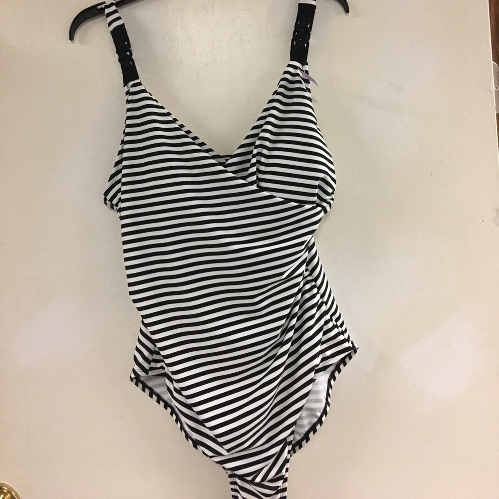 Stripe white and black bathing suit