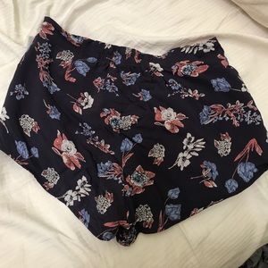 Kimchi blue size 6 floral shorts