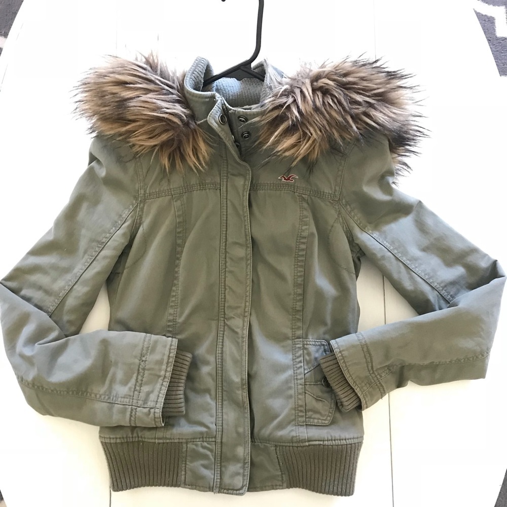 ✨FLASH SALE✨ Hollister fur lined hooded jacket