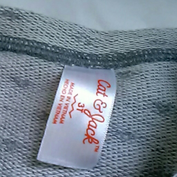 Toddler lot, four outfits - Picture 7 of 8