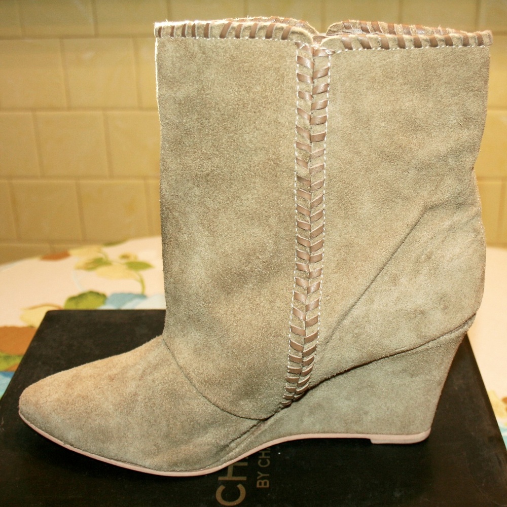 Tan Whipstitched Suede Wedged Ankle Boot NIB - Picture 4 of 8