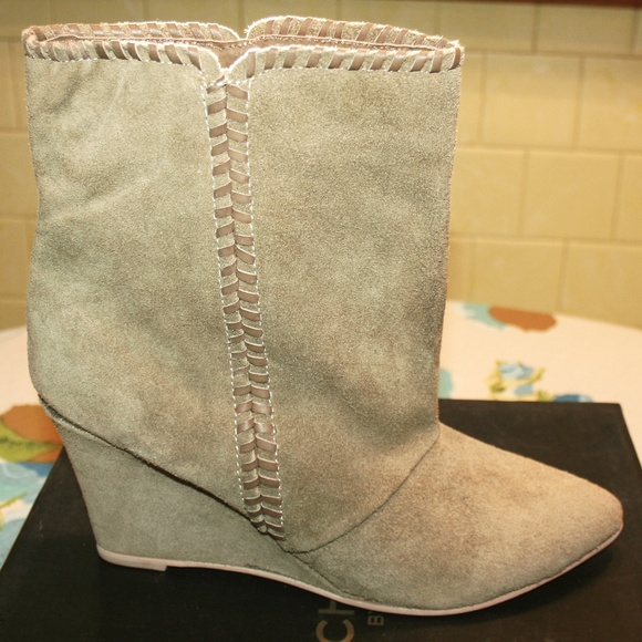 Tan Whipstitched Suede Wedged Ankle Boot NIB - Picture 3 of 8