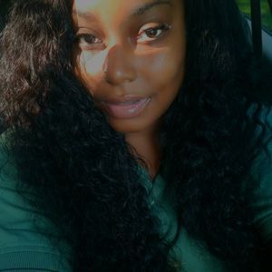 Meet your Posher, Chanelle