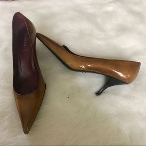 Prada kitten heels sz 40 (10) Prada kitten heels sz 40 (10)