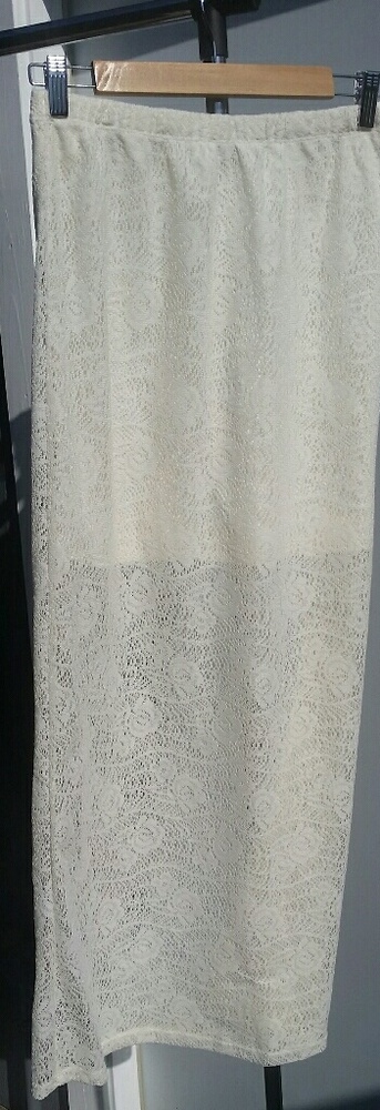 Happening in the present lace maxi skirt