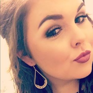 Meet your Posher, Allie