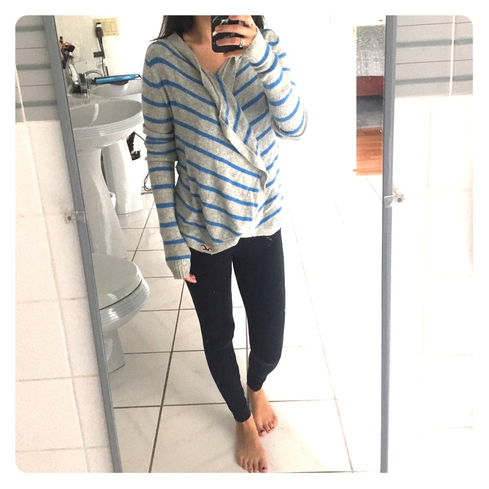 Grey and blue striped Hollister sweater