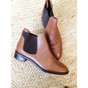 Brown leather Chelsea ankle boot by Tooshop