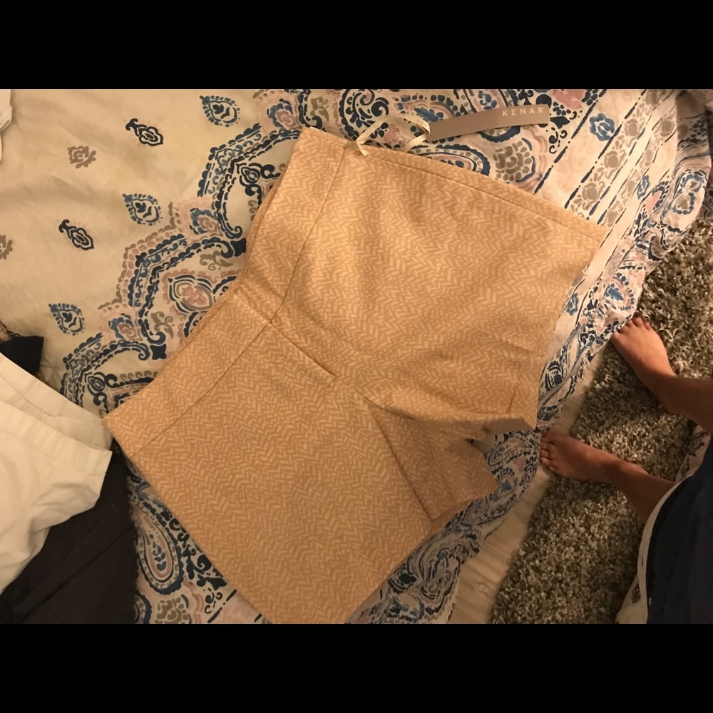 Kenar Shorts