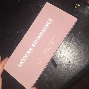 Modern renaissance pallet