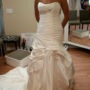 Wedding gown
