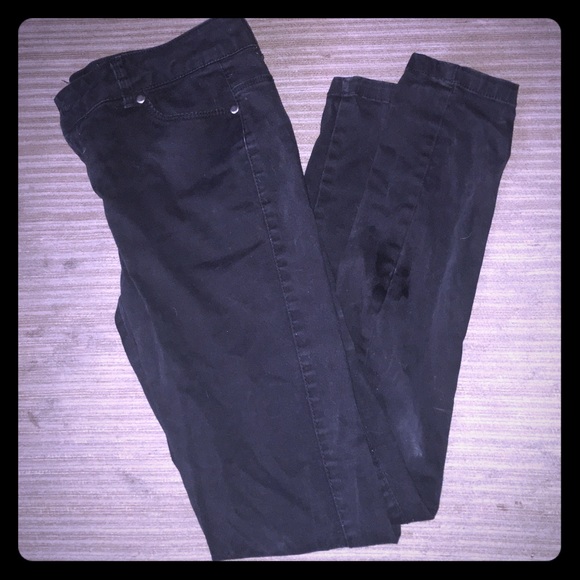 🖤SOLD🖤 Black Skinny Jeans - Picture 1 of 3