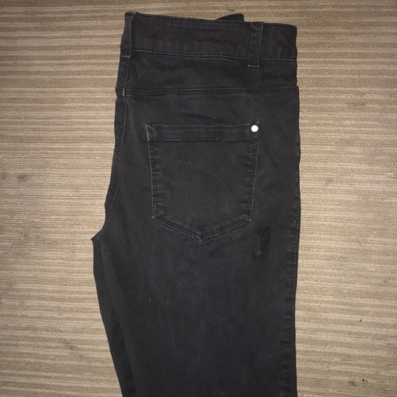 🖤SOLD🖤 Black Skinny Jeans - Picture 2 of 3