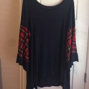 Navy Plus Size tunic with plaid sleeves size 2X.