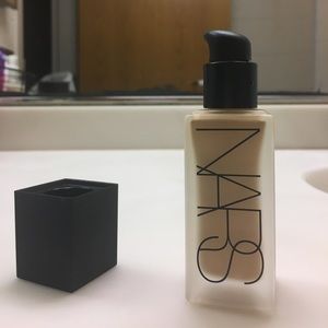 NARS All Day Luminous Foundation