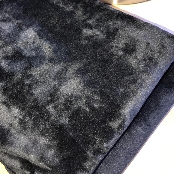 🎉SALE🎉♠️Black Velvet Legging♠️ - Picture 2 of 2