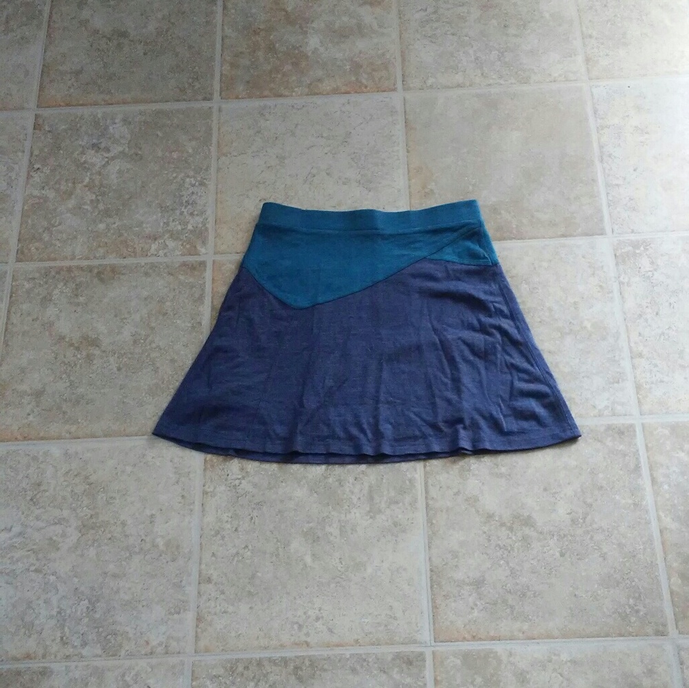 Cute soft prana two tone skater skirt!