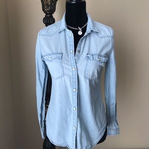 American Eagle Outfitters Denim Snap Shirt